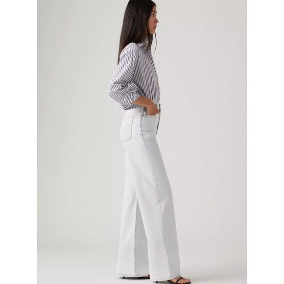 Levi's Women's 28x30 Ribcage Wide Leg Be Prepared Light Wash - Picture 4 of 9